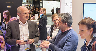 L’Oréal’s stand at VivaTech fair (Paris, 2016), with Mr. Jean-Paul Agon, Mrs. Lubomira Rochet and Mr. Guive Balooch.